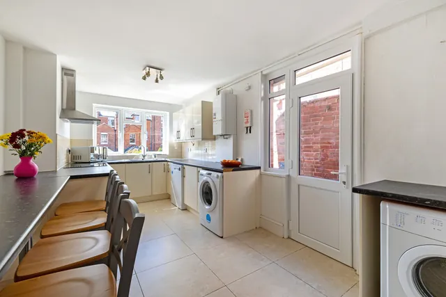 15 Edgerton Park Road — photo 4