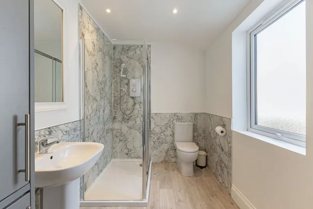 24 Hoopern Street — photo 6