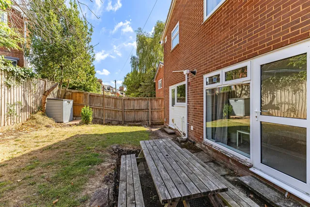 28 Edgerton Park Road — photo 2