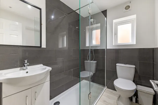 5 Edgerton Park Road — photo 5